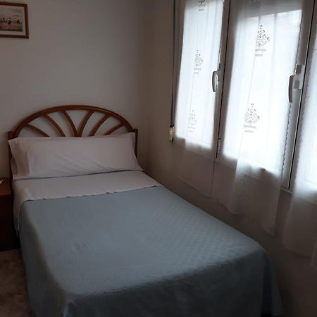 Hostal Gonzalez Oviedo Bagian luar foto