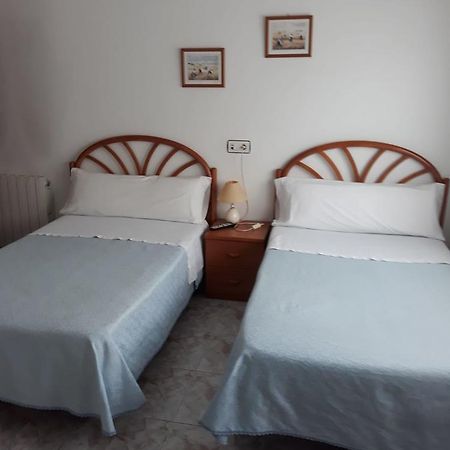 Hostal Gonzalez Oviedo Bagian luar foto